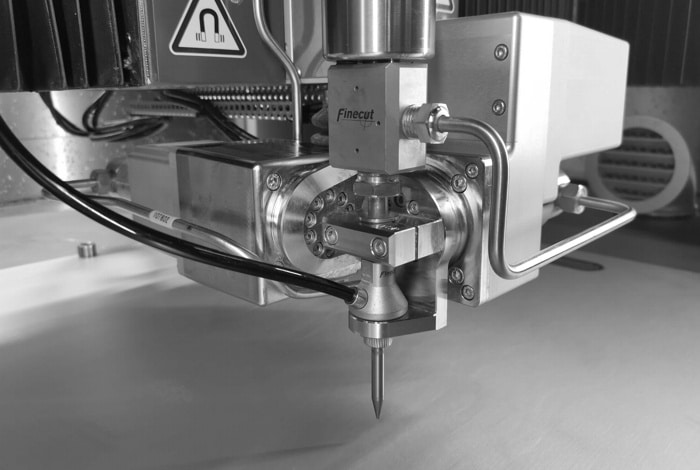 Finecut precision cutting head