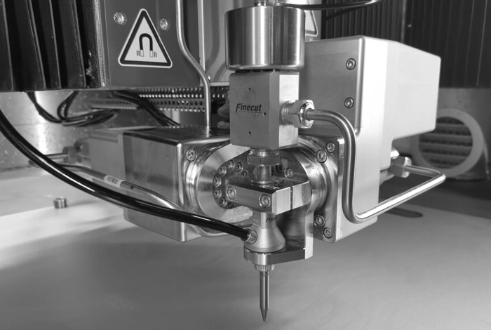 Finepart waterjet cutting head systems