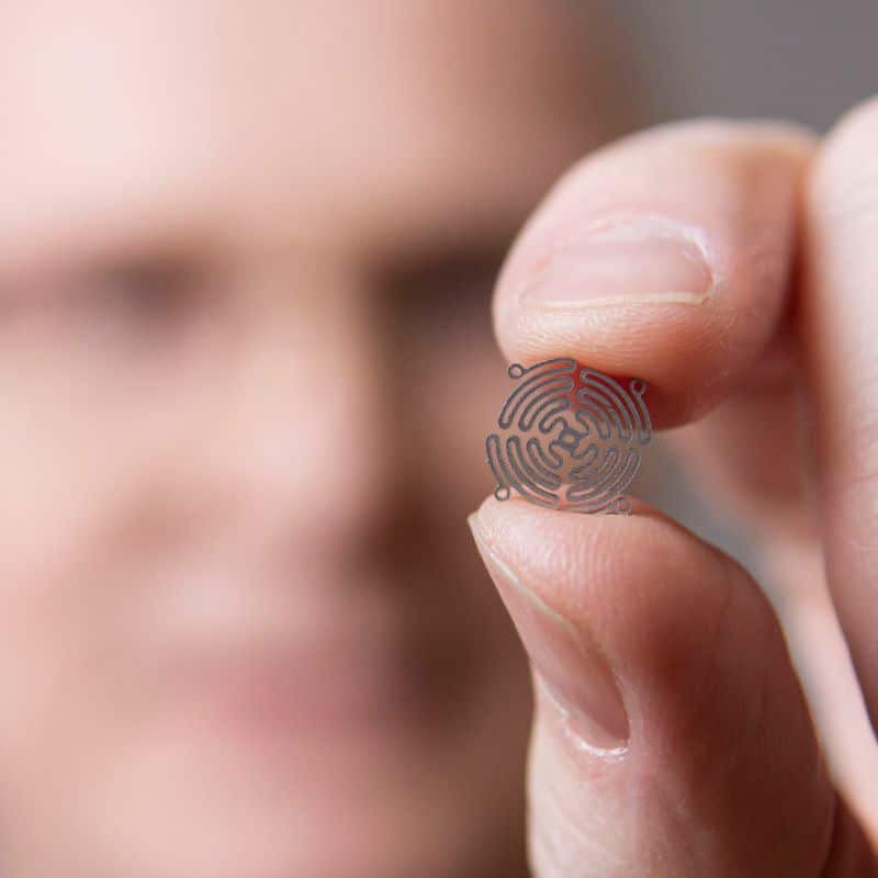 Precision cutting micro parts with Finepart micro waterjet