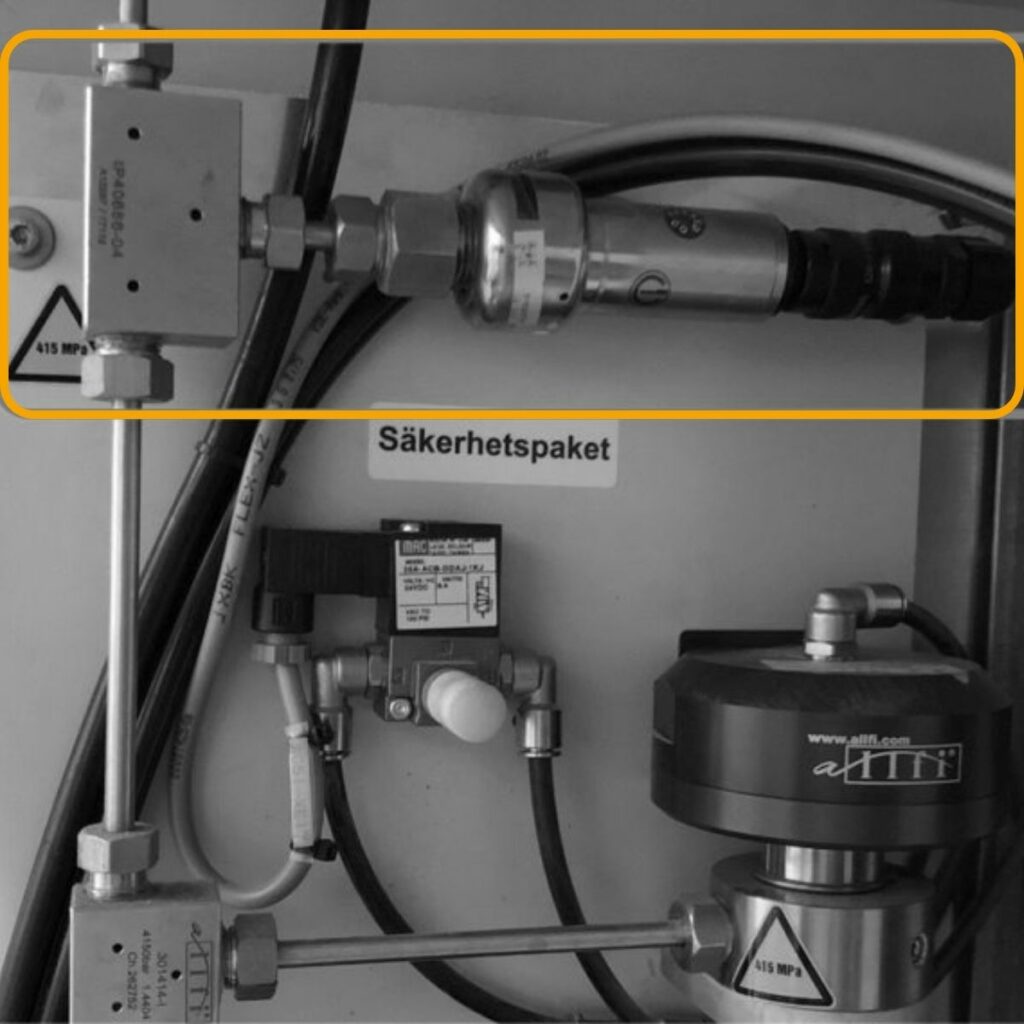 Machine pressure sensor